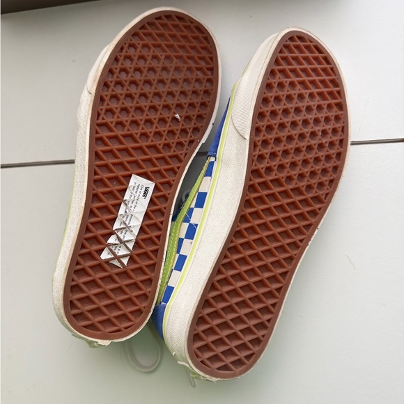 Trendy Vans Sneakers - Picture 12 of 14